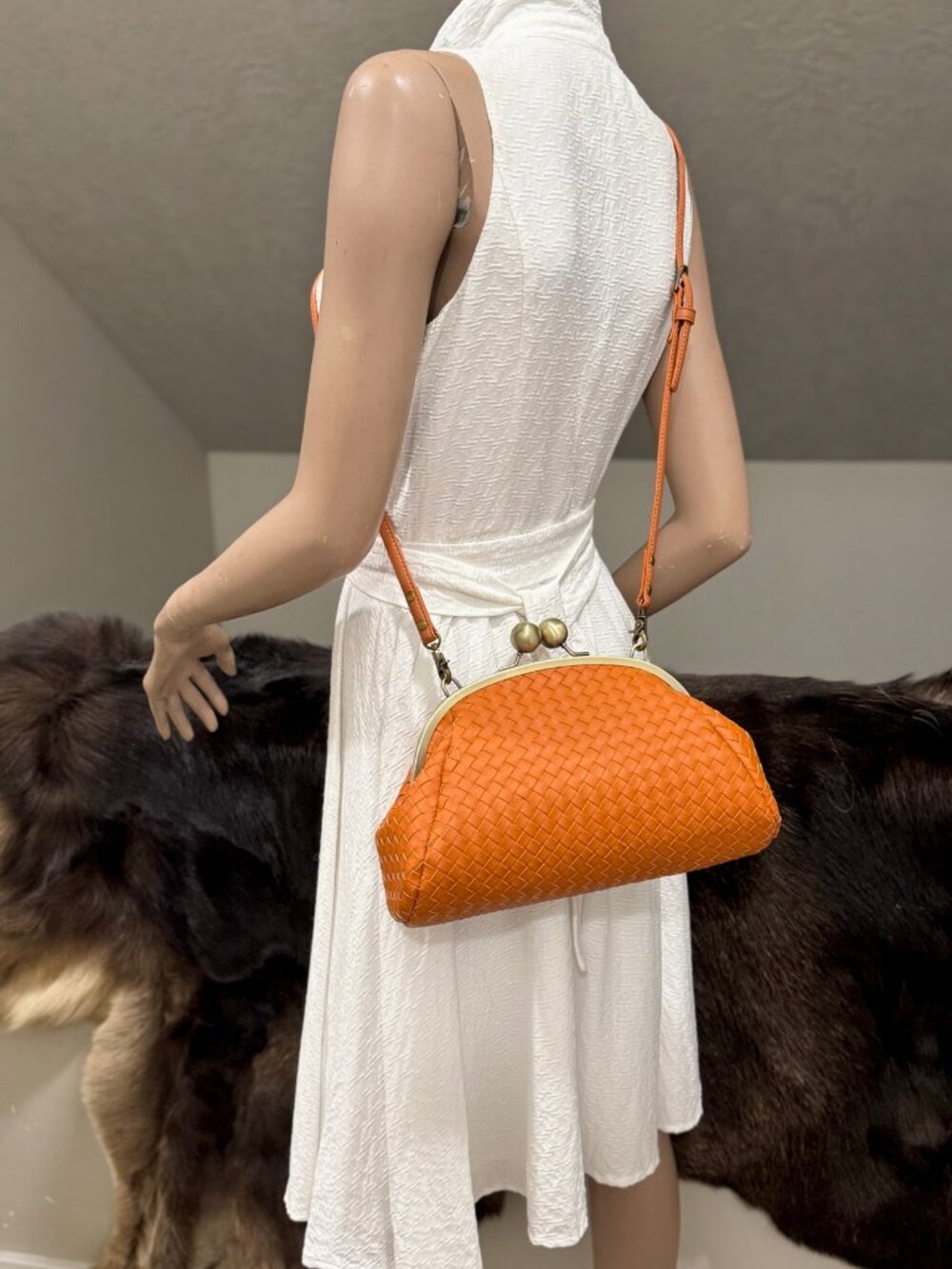 Orange Woven Leather Handmade Kisslock Bag, Vintage Cowhide Crossbody - Picture 8 of 16